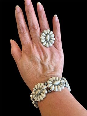 Western Silver & White Faux Turquoise Floral Statement Ring & Stretch Bracelet